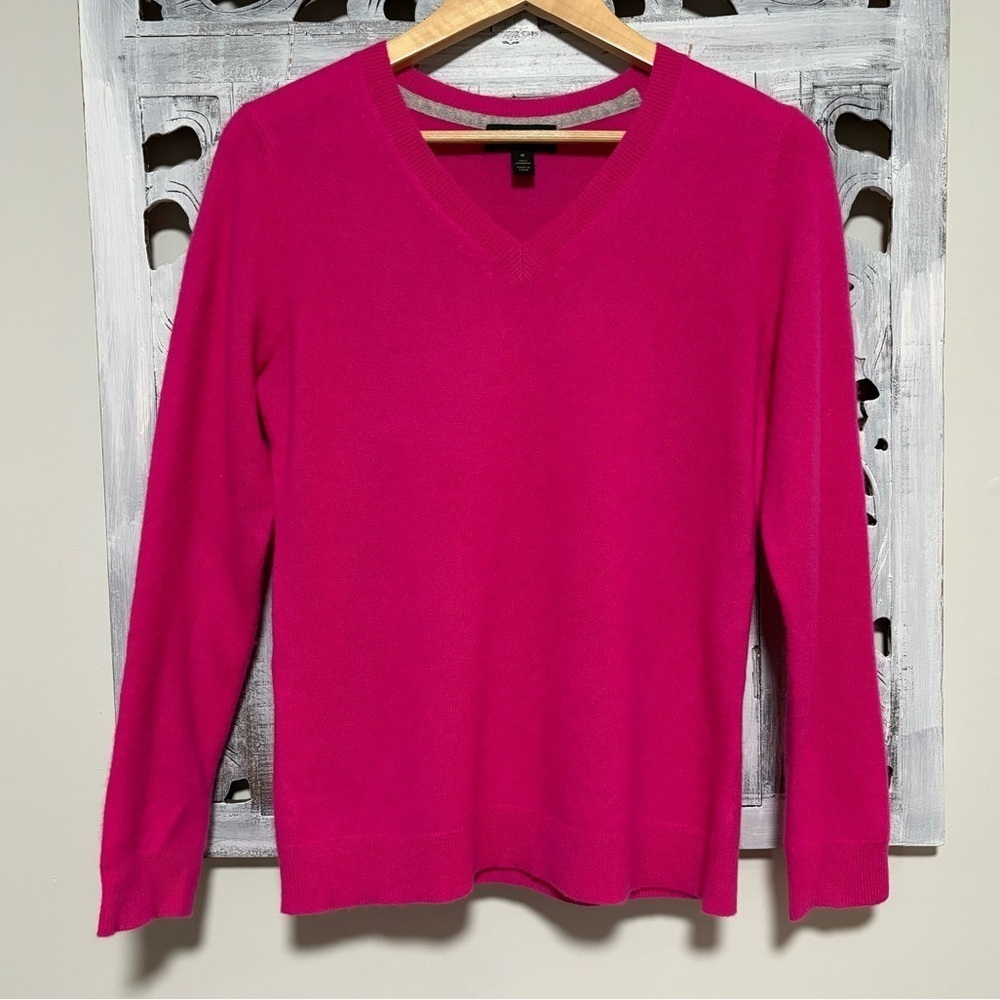 Charter Club Luxury Cashmere Hot Pink V Neck Lightweight Sweater Size M
